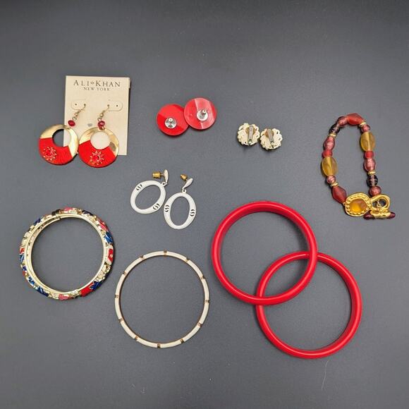 "Vintage Romantic Meets Retro Red" Jewelry Collection – 12 Pieces - Picture 6 of 15